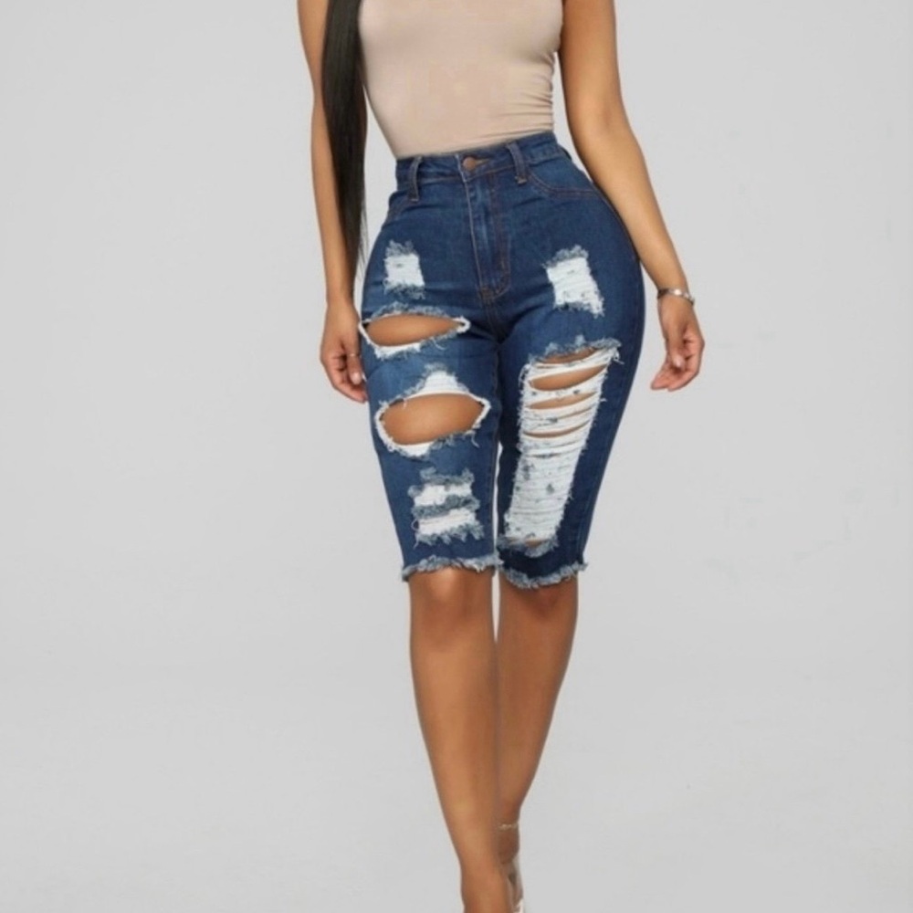 Fashion Nova Lost at Sea Bermuda Shorts
Denim Size 15